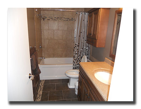 Pineland Place upper suite bath